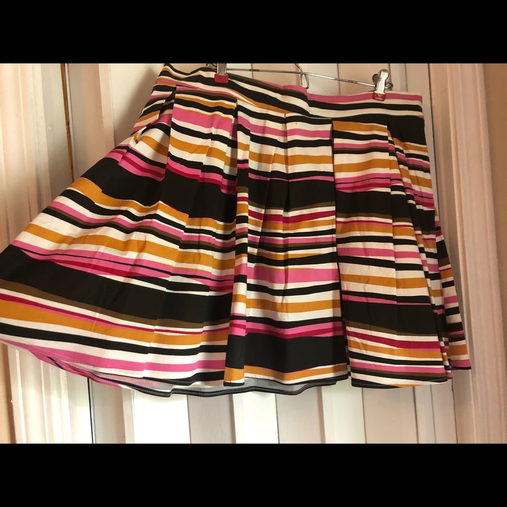 CUTE swingy mini skirt — Eloquii XL — with pockets!